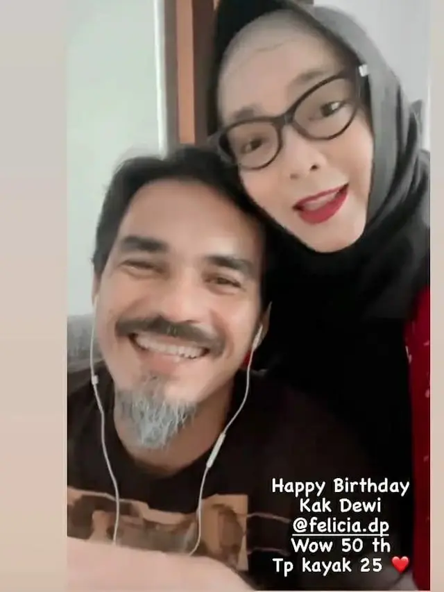 Rina Gunawan dan Teddy Syah