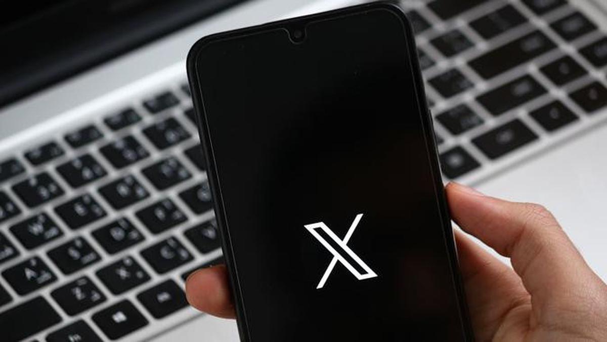 Ilustrasi X (dulu Twitter). (Photo by Abdelrahman Ahmed on Pexels)