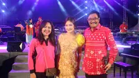Irma Darmawangsa bersama Djarot Saiful Hidayat dan Istri