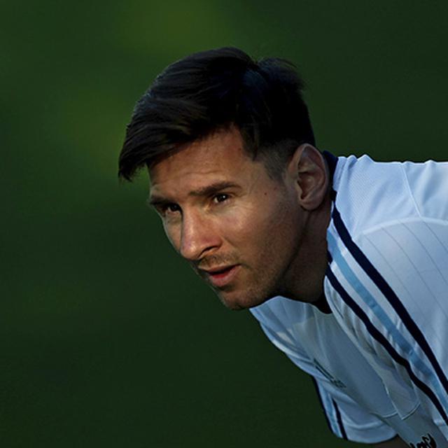 Pemain Ini Sebut Lawan Lionel Messi Bagai Mimpi Jadi Kenyataan Dunia Bola Com