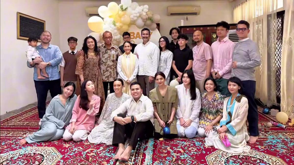 Momen Gender Reveal Nabila Sudiro, Tora Sudiro Bakal Punya Cucu Laki-Laki