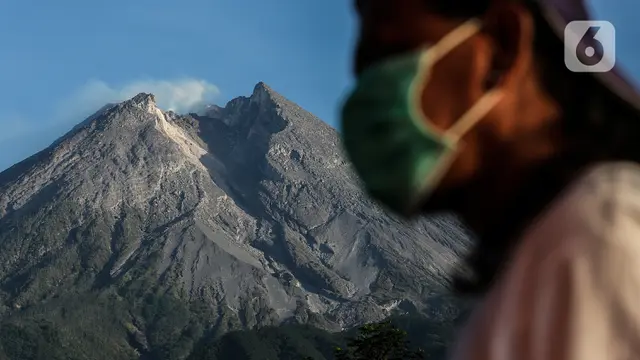 Memantau aktivitas Merapi