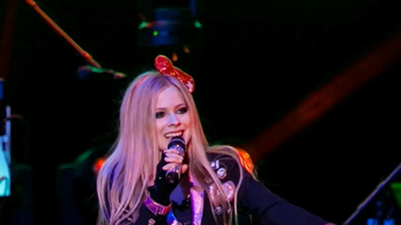 Avril Lavigne Buka Konser di Jakarta dengan Gaya Kawaii