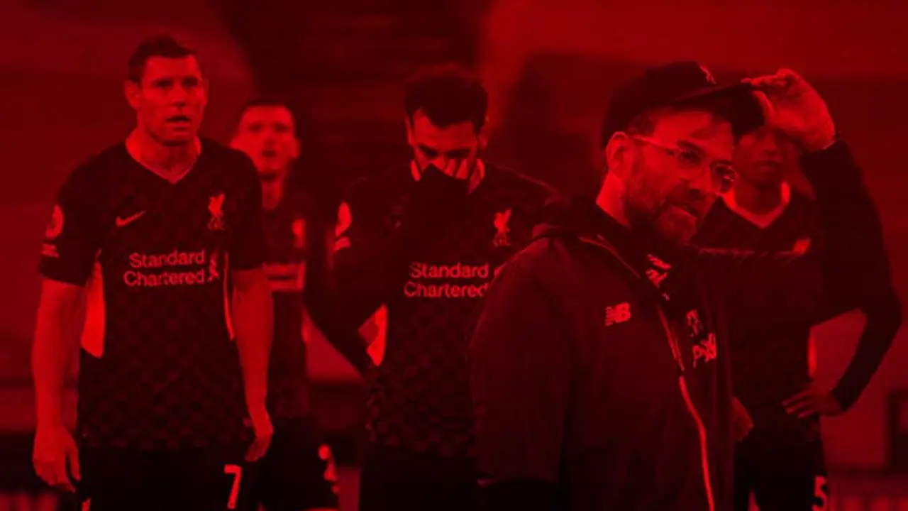 Liverpool - Jurgen Klopp dan Pemain Liverpool Tertunduk Lesu