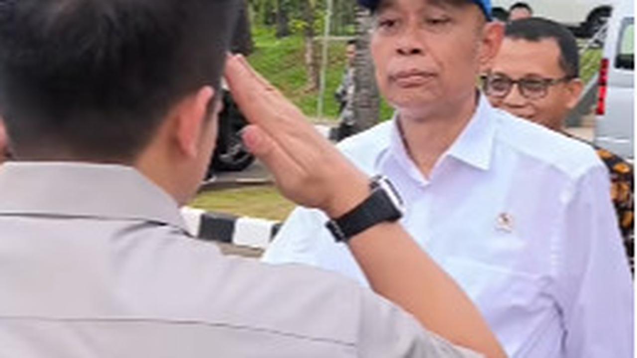 Bisik-bisik Wamen Eks Aktivis, Seskab Teddy saat Bertemu Langsung Beri Hormat