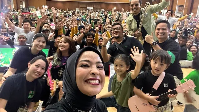 Kotak manggung di acara Hajatan bertepatan dengan perayaan Hari Ibu di Cijantung, Jakarta, Kamis (22/12/2022). (Foto: Dok. Grab Indonesia)