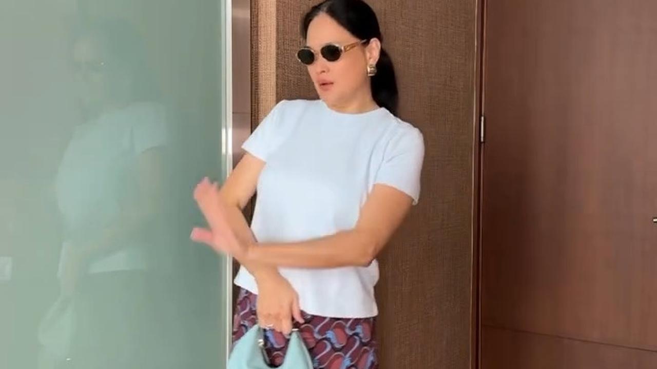 Gaya Donna Harun saat Akan Kumpul dengan Sahabat Curi Perhatian