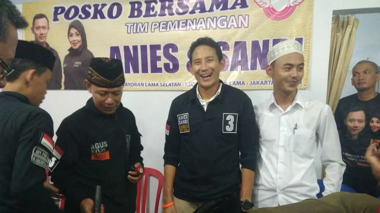 Sandiaga Kenakan Kaus Agus Bernomor 3