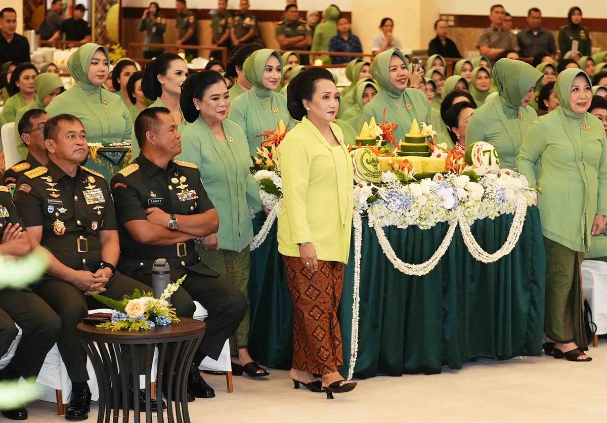 FOTO: Kebersamaan Kasad Bersama Istri Prajurit TNI AD