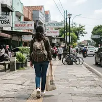 Kepribadian Orang yang Selalu Membawa Barang Lebih Banyak (AI Generated)