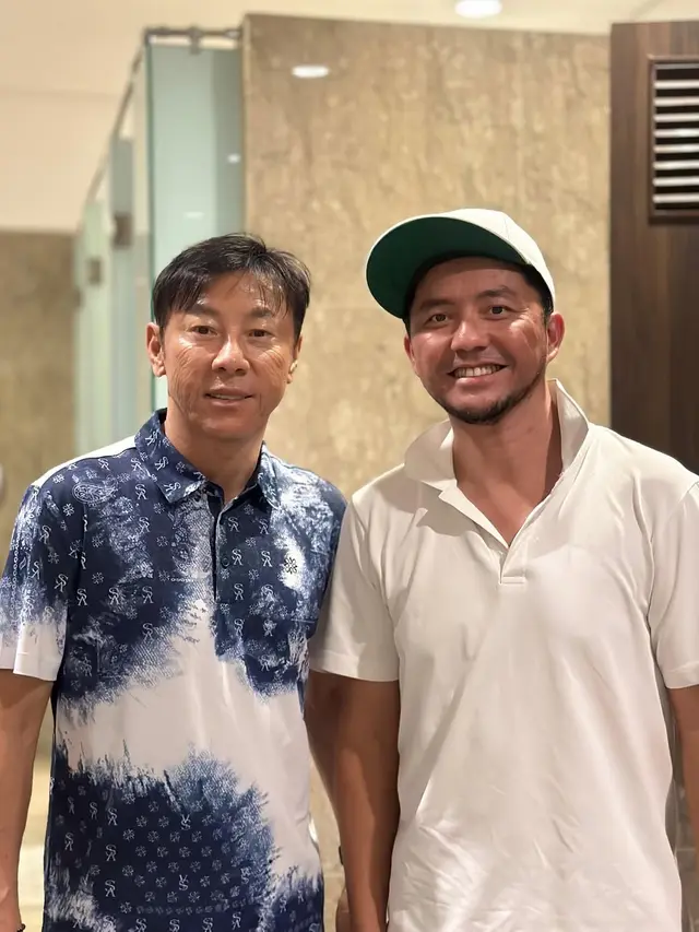 Deretan Artis yang Beri Komentar Atas Pemutusan Kontrak Shin Tae Yong sebagai Pelatih Timnas (credit: instagram/omeshomesh)