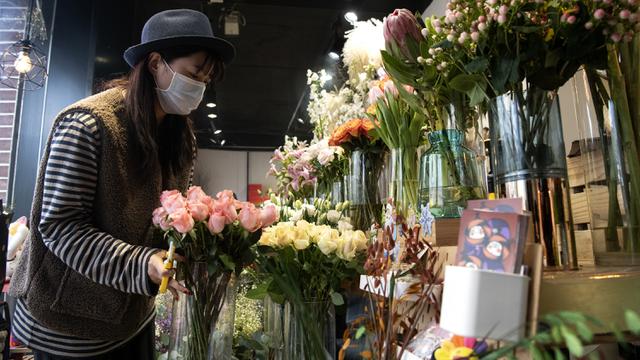 Perayaan Valentine di Shanghai Dibayangi Virus Corona COVID-19