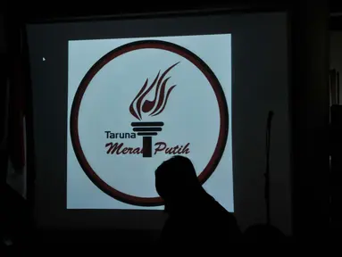 Tampak logo Majalah Taruna Merah Putih saat di luncurkan di Jakarta, Kamis (9/7/2015). Majalah organisasi kepemudaan sayap PDIP diharapkan menjadi media bertukar informasi. (Liputan6.com/Johan Tallo)