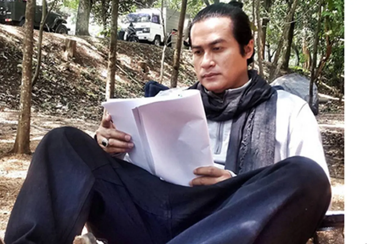 Foto Mesra Adjie Pangestu Dengan Seorang Pria Bikin Geger