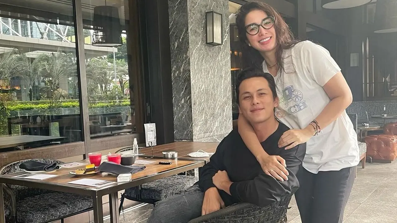 [Fimela] Ussy Sulistiawaty dan Andhika Pratama