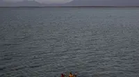 Bocah Rohingya Mengungsi ke Bangladesh dengan Dirigen Minyak