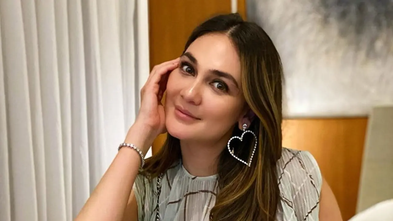 6 Potret Walk in Closet Luna Maya, Ada Koleksi Barang Mewah Hingga Tas Cicilan