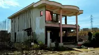 Rumah Mewah Juragan Warteg di Tengah Proyek Tol Tinggal Puing