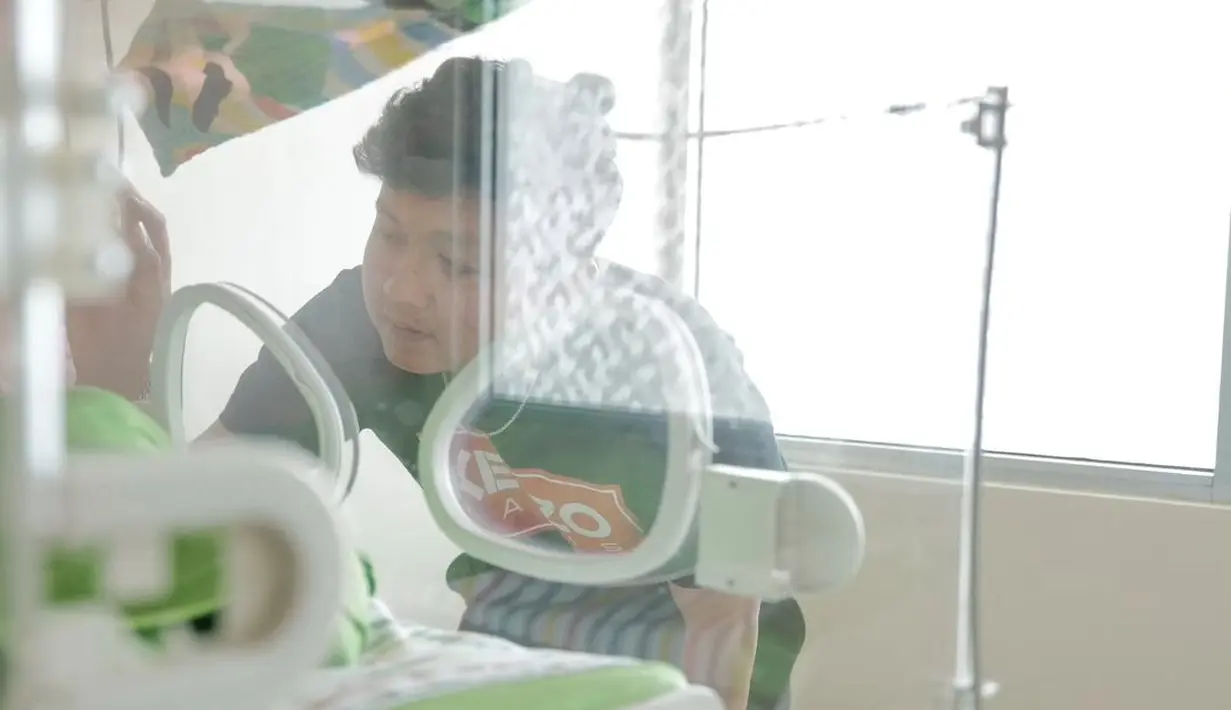 Momen Bella Bonita melahirkan didampingi Denny Caknan. [Foto: Instagram/denny_caknan]