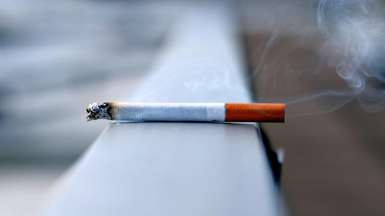 Metode Efektif Mengatasi Bau Rokok di Dalam Mobil