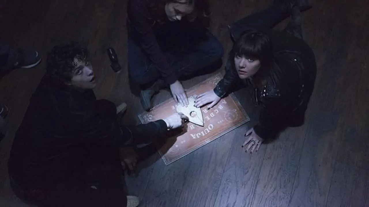 Ouija, Kutukan Papan Pemanggil Arwah yang Mematikan