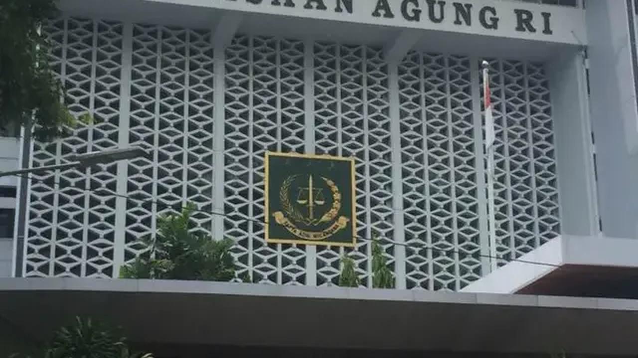 Dia menyebut kerugian negara akibat kegiatan pertambangan nikel di wilayah Kabupaten Konawe Utara, yang sedang diusut Kejati Sultra itu, berdasarkan perhitungan sementara auditor mencapai Rp5,7 triliun.