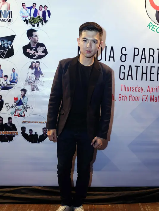 Pengalamannya saat tinggal di Australia, membuat suami dari Liza Elly belajar masak demi menghemat pengeluarannya. (Nurwahyunan/Bintang.com)