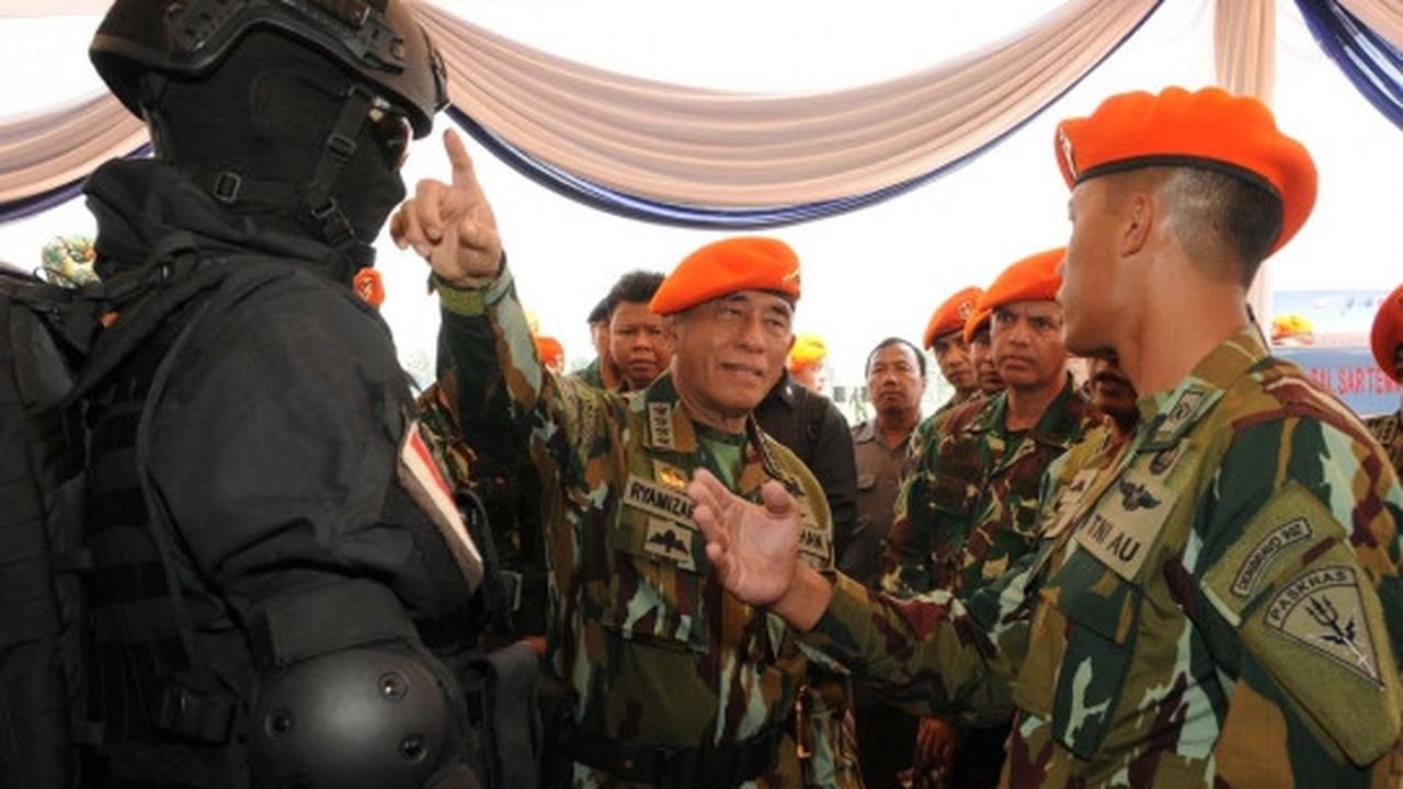 Menhan Ryamizard diangkat jadi warga kehormatan pasukan elite TNI