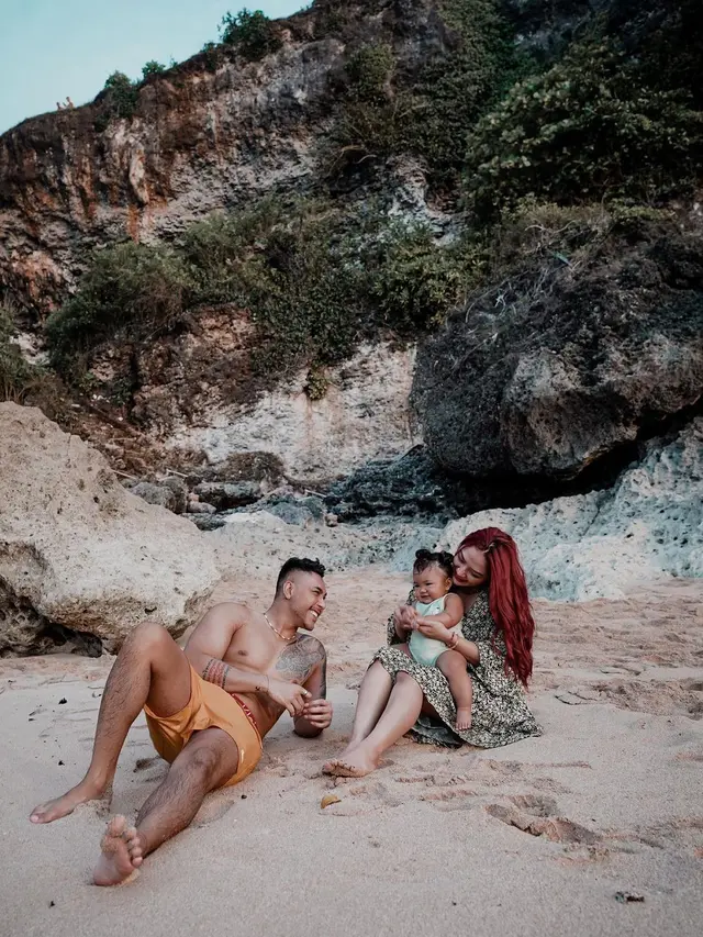 7 Potret Siti Badriah Liburan Ke Bali Sambil Rayakan Ulang Tahun