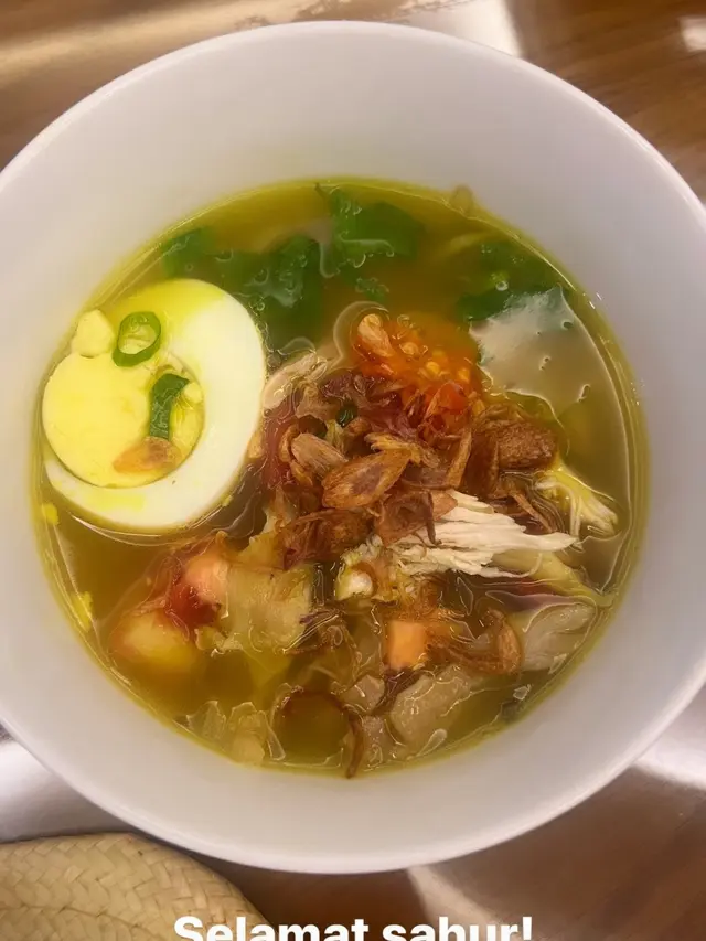 Menu sahur artis. [Foto: Instagram/prillylatuconsina96]