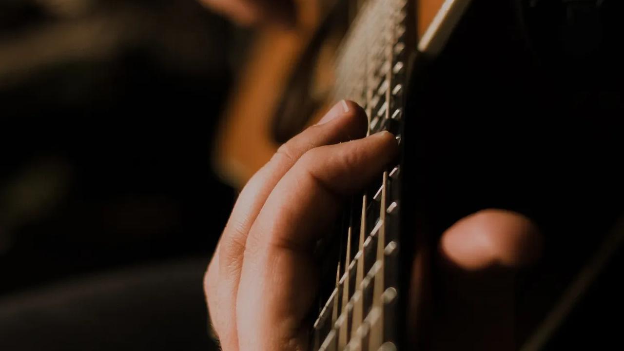 1. Bermain Musik