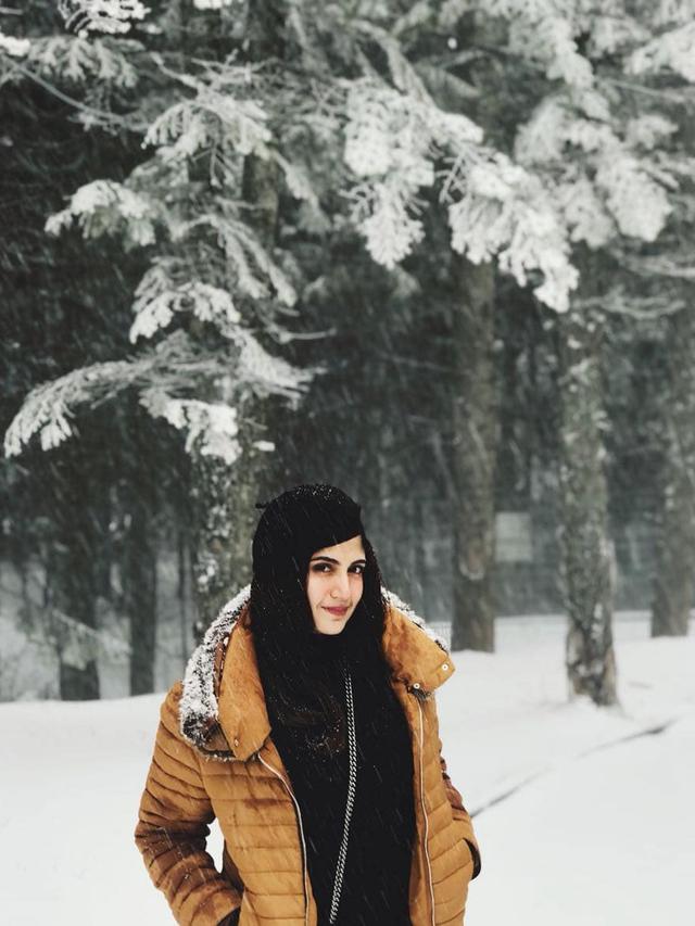 6 Pesona Cantik Amira Alwi Adik Ipar Tania Nadira