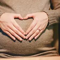 Ibu hamil/copyright: unsplash/suhyeon choi