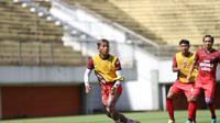 Pemain Persita Tangerang sedang berlatih mempersiapkan diri untuk seri ketiga BRI Liga 1 2021/2022. (Persita Media)