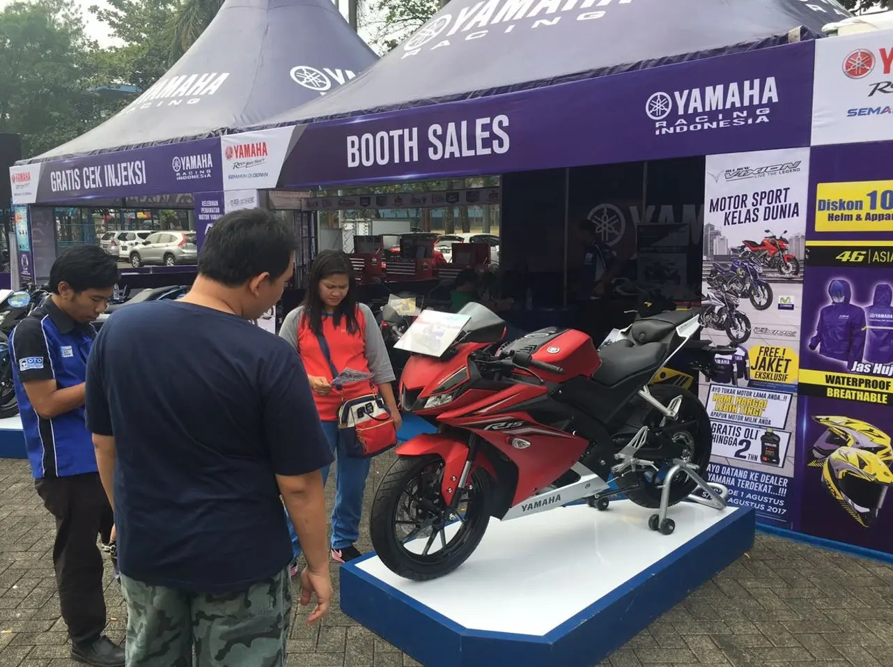 Penggemar balap motor juga bisa datangi booth Yamaha untuk mencari produk populer (dok: Yamaha)