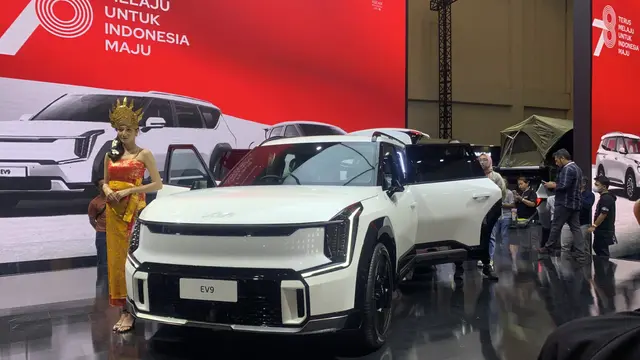 Gunakan Baju Adat, SPG GIIAS 2023 Turut Memeriahkan Hari Raya Kemerdekaan