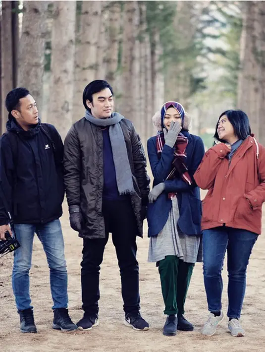 Berbabagai doa dari netizen melihat kearaban mantan pasangan suami istri tersebut. Tidak sedikit yang mendoakan keduanya kembali menikah. Ada juga melihat kedua mirip dan cocok berjodoh. (Instagram/rinanose16)