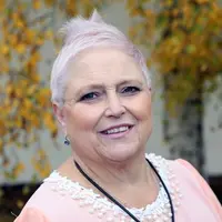 Pertemuan mereka memang menyenangkan, tapi itu hanya sementara, sampai perselingkuhan Helen dan Carson terungkap. (Foto: mirror.co.uk)