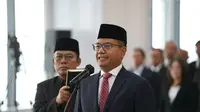 Menteri BUMN Erick Thohir melantik Rabin Indrajad Hattari menjadi Sekretaris Kementerian BUMN. Sebelumnya, jabatan tersebut diisi oleh Susyanto yang menjabat sebagai Pelaksana Tugas (Plt.) Sekretaris Kementerian BUMN sejak 22 April 2022. (Dok KBUMN)