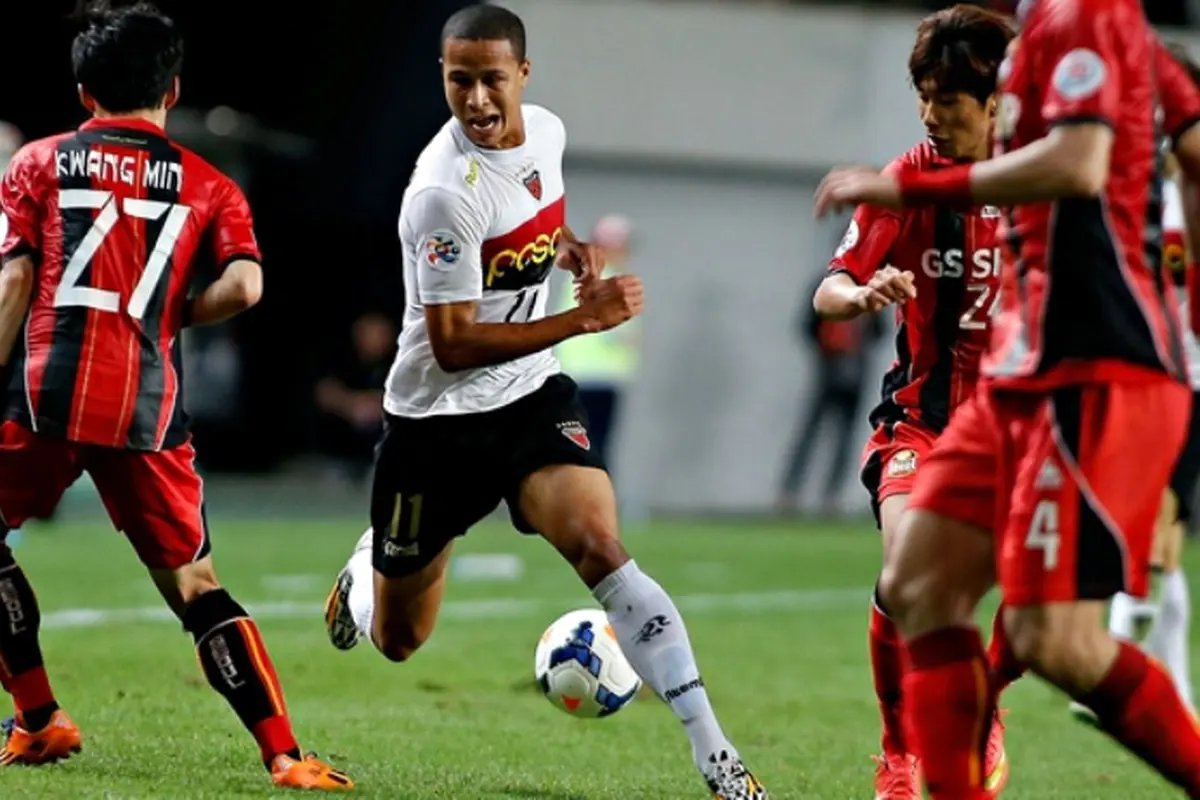 Kang Soo-Il (tengah) gagal tes doping bersama Timnas Korea Selatan (Guardian)
