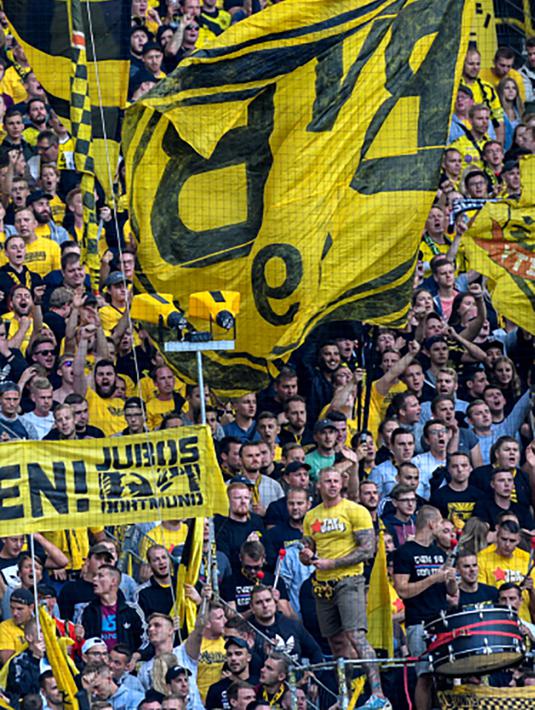 Harga penjualan tertinggi yang dilakukan Dortmund ada pada Ousmane Dembele (120 Juta Euro) ke Barcelona). Dua klub EPL juga berani menebus Henrikh Mkhitaryan dan Aubameyang tampil di tanah Inggris. (AFP/Sascha Schuermann)