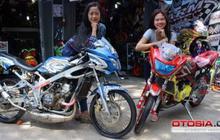 Klub biker cewek Ninja 2-Tak "Angel Speed" gaya susu