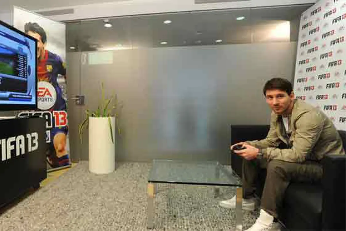 Gaya Busana Messi