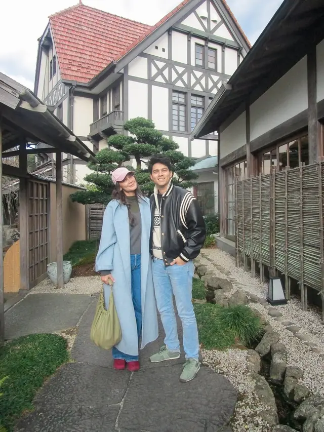 5 Momen Luna Maya dan Maxime Bouttier Liburan ke Jepang, Romansa Penuh Cerita  (credit: instagram/lunamaya).