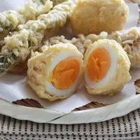 Ilustrasi telur rebus krispi./Copyright shutterstock.com/g/jreika