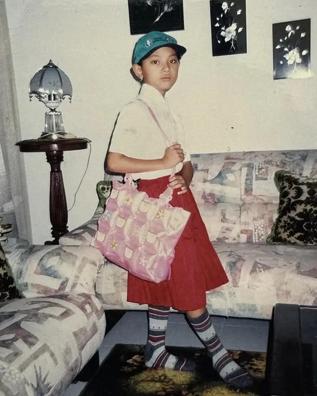 7 Potret Masa Kecil Erika Carlina, Cantik Dari Dulu
