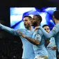 Striker Manchester City, Sergio Aguero (kiri) bersama rekan-rekannya merayakan gol ke gawang Arsenal pada Premier League di Stadion Etihad, Manchester, Inggris, Minggu (3/2). Aguero mencetak tiga gol. (PAUL ELLIS/AFP)