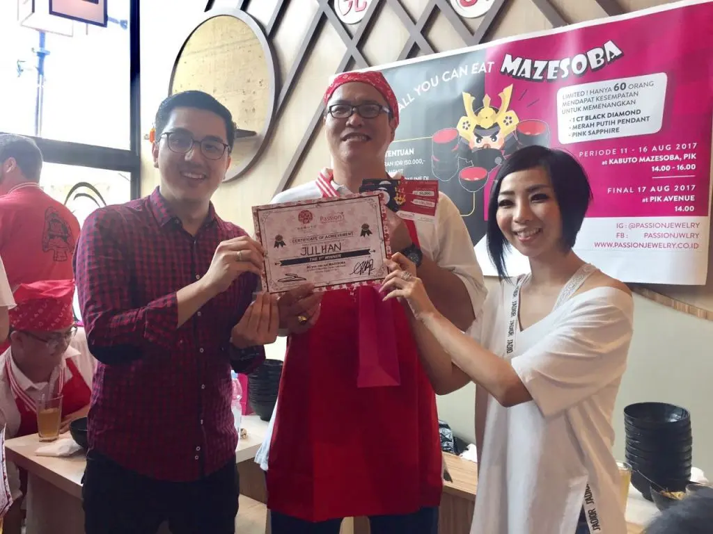 Pemenang juara pertama yang hampir menghabiskan 11 mangkok mi soba. (Sumber foto: istimewa)