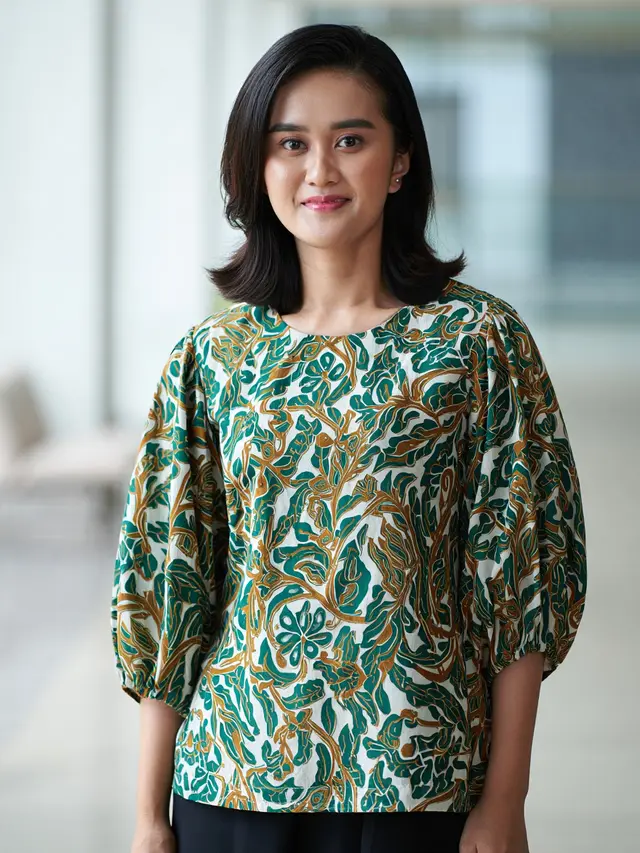 Blouse Batik Wanita Kerja Model Simple Elegan (AI)