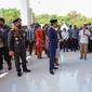 Kapolri Jenderal Listyo Sigit Prabowo mendampingi Presiden Joko Widodo usai upacara peringatan HUT Bhayangkara ke-76 di Akademi Kepolisian (Akpol), Semarang, Jawa Tengah, Selasa (5/7/2022). (Ist)